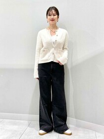 『グレー色ジーンズ』どう穿く？【GU】40・50代が真似したい「垢抜けコーデ」