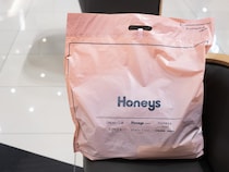 【ハニーズのパンツ】がとにかく優秀！「裏起毛であたたかい」「美脚効果も抜群」だって！