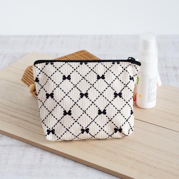 【セリア】がセンス良すぎーーッ！ バッグに忍ばせたい♡「110円ポーチ」