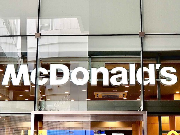 うさぎパケが可愛いーーッッ♡【マクドナルド】どっちも食べたい！「三角チョコパイ」