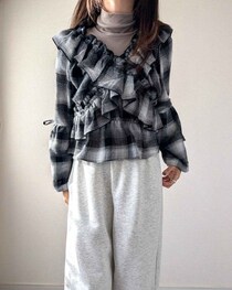 「とっても高見え」「着て即いい感じ！」【しまむら】1,000円台で買える「おしゃれトップス」