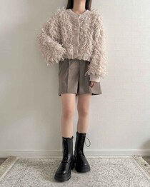 【しまむらの淡色】が大当たりかも！ 1点投入でシャレる♡「主役級ニットカーデ」