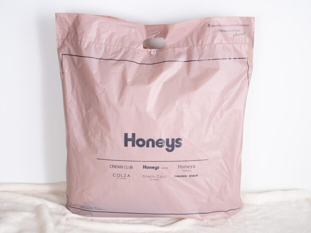 「荷物で肩凝る」→ 回避！【ハニーズ】軽い & 使い勝手◎「優秀バッグ」