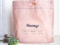 大人はピンクより“この色”かも！【ハニーズ】40・50代の冬に♡「ラベンダー色トップス」