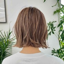 白髪染め → ちょっと待ったーー！【40・50代】こなれ & 楽ちんが叶う♡「ハイライトヘア」