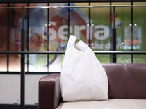 「バッグに直入れ」はもう終わり！【セリア】冬っぽ可愛い♡「110円ポーチ」