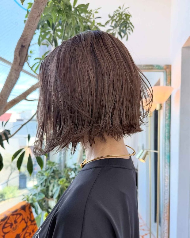 【50代】もっと早くすれば良かったーー! 楽なのにこなれる「白髪ぼかしボブ」が最強かも♡