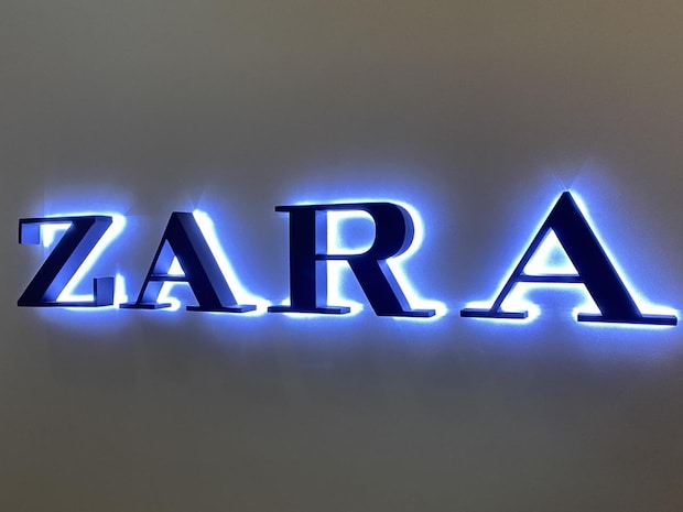やっぱり『黒』がおしゃれ!【ZARA】大人のサマ見え!「洗練ワンピ」
