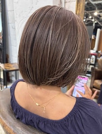 「面倒な白髪染め」に終止符！？【40・50代】楽なのにシャレ見え♡「白髪ぼかしヘア」