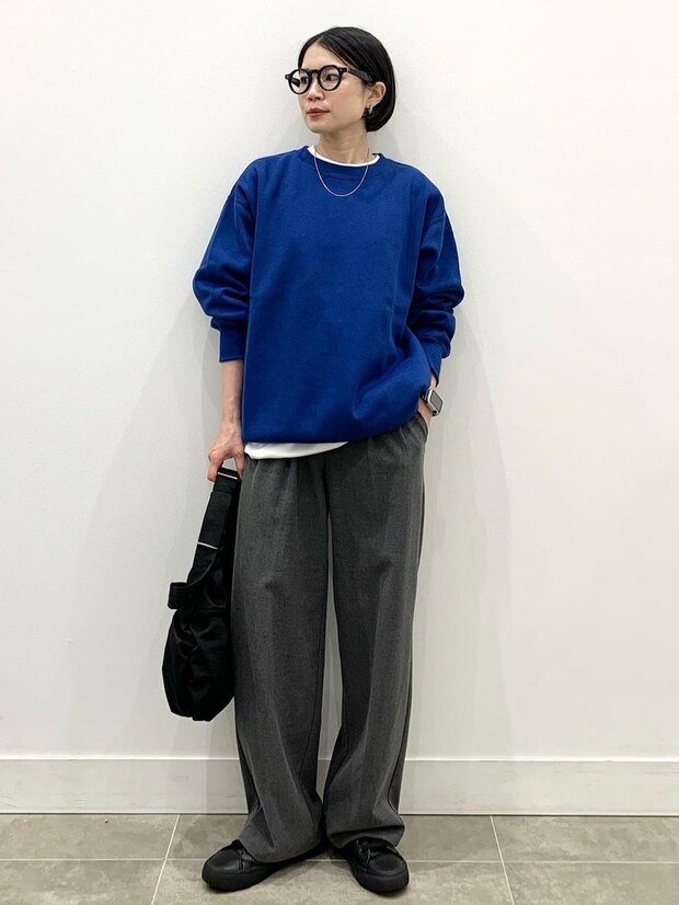 【GUの濃ブルー】がセンス良い！ 40・50代が即こなれる「トップス着回しコーデ」