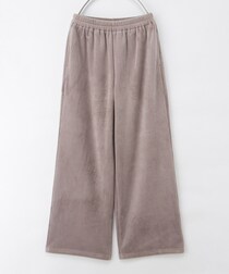 【ハニーズの新作ボトムス】が優秀！「裏フリースであたたかい」「スタイルアップも叶う」