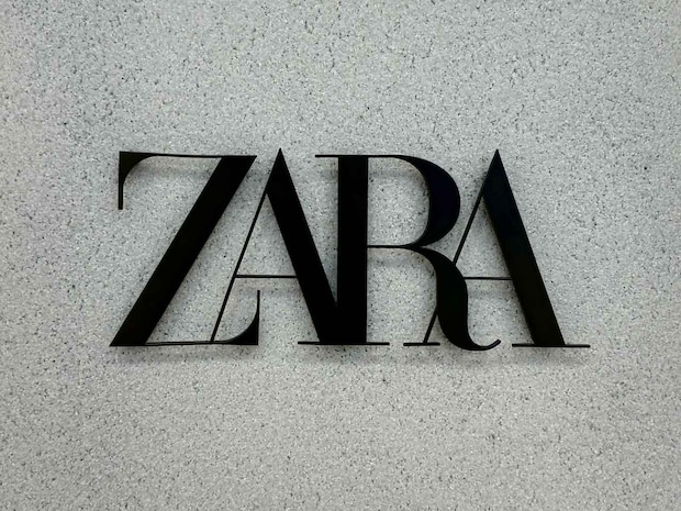 黒より断然『グレー』かも！【ZARA】40・50代がこなれる♡「バッグ & シューズ」