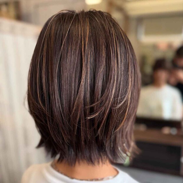 白髪をオシャレに“魅せる”！？【50代】こそ似合う♡「ハイライトヘア」