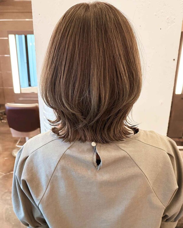 ずっと同じ髪型 → こなれ感爆誕！【40・50代】は「ウルフレイヤー」でイメチェン大成功♡