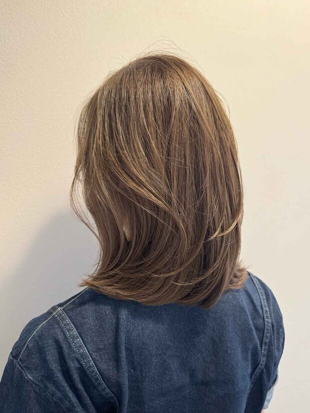 「ミディアムヘア派」の40・50代へ!【こなれレイヤー】で長さ変えずに垢抜け♡