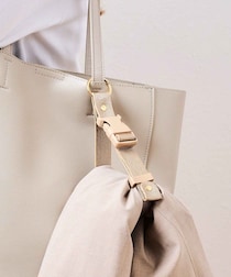 【3COINS】で大当たり見つけた！ 鞄に付けるだけでOK♡「便利グッズ」