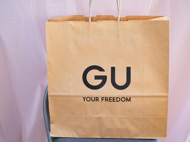 【GUの赤】が華やか見え100点！ 着回し力バツグン♡「優秀トップス」