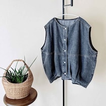 大人はブルーより“グレー”がいいかも！【しまむら】羽織れば即キマる♡「デニムジレ」