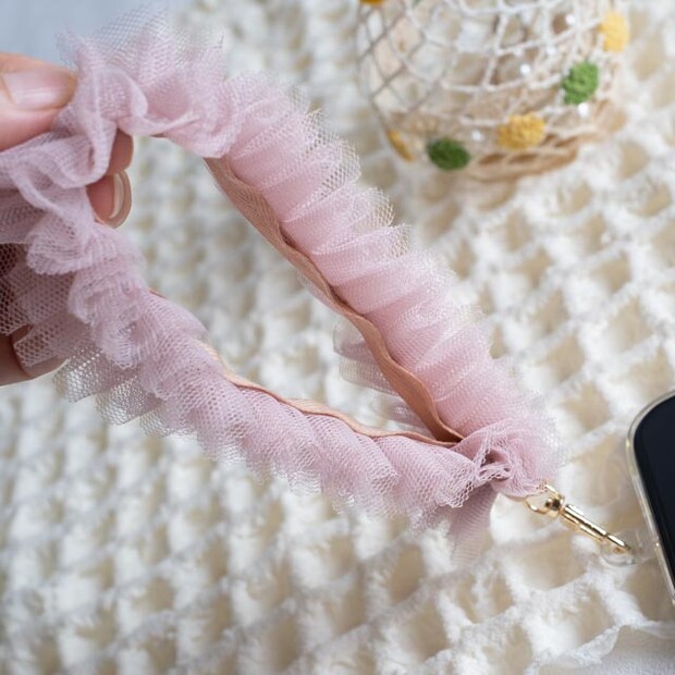 こんなに可愛いのに【セリア】で110円！？ 即カゴINしたい♡「スマホアクセ」