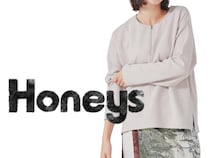 【ハニーズのグレージュ】がいい仕事する！ 40・50代に似合う「オンオフ兼用トップス」