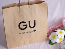 【GUの淡ピンク色】が甘すぎずちょうどいい！ 大人に似合う♡「着映えトップス」