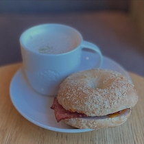 この2択は迷うーーーーッッ！！【スタバ】朝食・軽食におすすめ♡「ベーグルサンド」