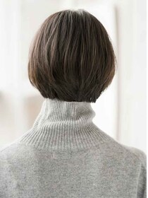 タートルネックとの相性抜群！！【40・50代】短いのに女性らしい♡「大人のショートボブ」
