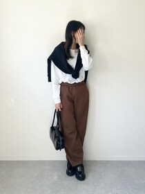「ブラウンって難しそう」→ 諦めないで！【ユニクロ】大人が試したい「こなれパンツコーデ」