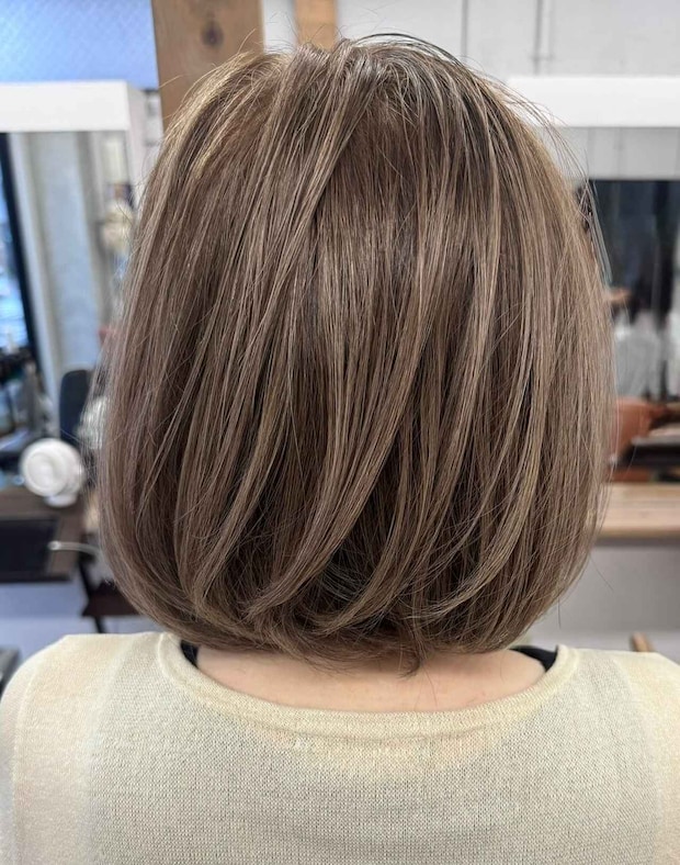 面倒な白髪染めやめて、シャレ見え!?【40・50代】に「ハイライトボブ」猛プーッシュ!!