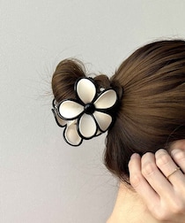 待ってた！ 待ってたぁぁぁあッ！【3COINS】挟むだけでこなれる♡「新作ヘアアクセ」