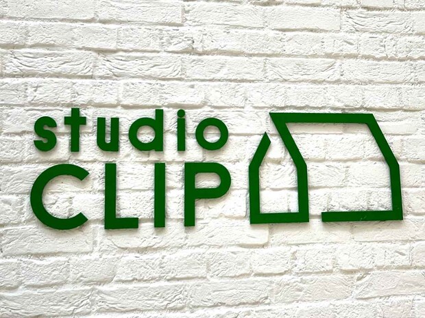 白より黒より断然“この色”！【studio CLIP】大人がシャレる♡「グレーニット」