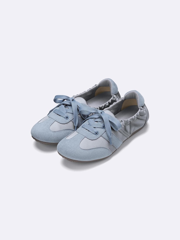 2,000円台で買えちゃうなんて！【GU】40・50代コーデが垢抜ける♡「バレエスニーカー」