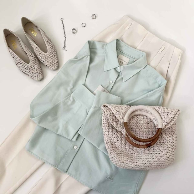 冬服に飽きたら“この1枚”!【ユニクロ】大人のシャレ見え♡「春カラーシャツ」