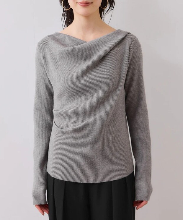 今の流行りは「ドレープ」!【40・50代】も着やすい「おしゃ見えアイテム」