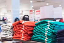 売上は増えても心は限界。「私、上客でしょ？」店員を独占し、他の客を追い返すマダム。店員が下した決断は