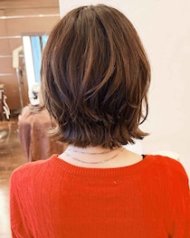 この髪型、大人にハマる！！【40・50代】のこなれ & きちんと見え♡「すっきりウルフ」