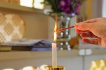 火葬場で、大人が長い箸を持った瞬間、息子は目を見開いて──。親族の心を救った、3歳児の『純粋すぎる一言』