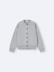 【GUのグレーカーデ】はこう着る！ おしゃれ店員さんに学ぶ♡「大人カジュアルコーデ」