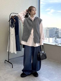 断然「グレー」がおしゃれ見え！【niko and ...】40・50代がこなれる「フーディベスト」