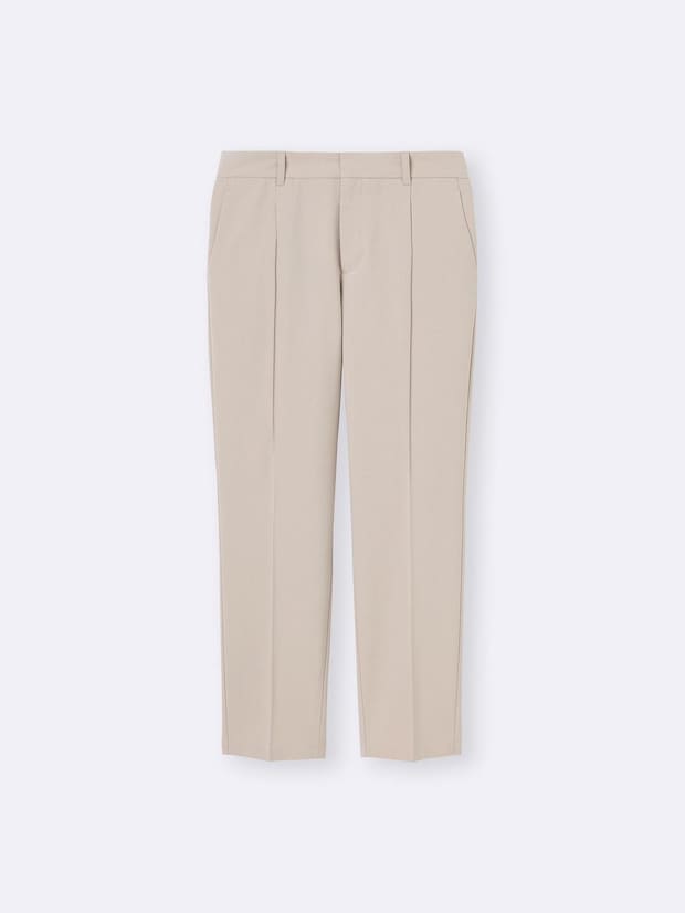 【GUの淡色】が大人におすすめ！ 40・50代のスタメン候補♡「おしゃれ見えパンツ」