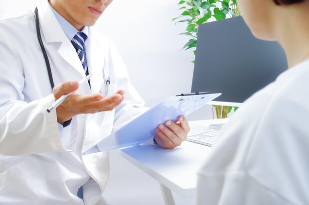 障害年金が「まさかの却下」で崩れ落ちた母。17年通った主治医は“流れ作業”。「どうすれば」母の決断は