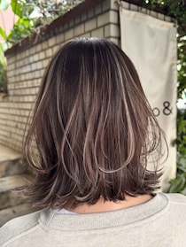 染めても染めても、伸びる白髪（泣）→ 攻略法みーっけ！ 楽シャレ叶う♡【ハイライトヘア】