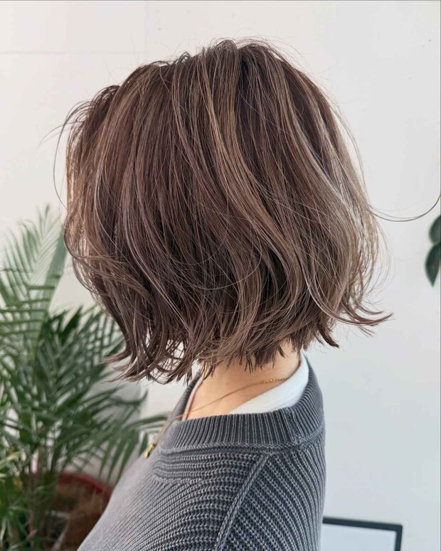 「昔と同じボブ」はアプデ推奨！！【40・50代】楽なのにキマる♡「白髪ぼかしボブ」