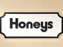 1点投入で映える！【ハニーズ】40・50代がつけたい♡「パール風アクセ」