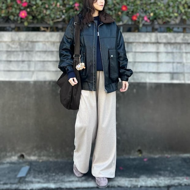 「色味もシルエットも最高!」【しまむらパンツ】を使った「大人カジュアルコーデ」