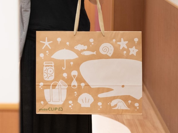 【studio CLIPの白系アイテム】が頼りになる！ 40・50代が参考にしたい「サマ見えコーデ」