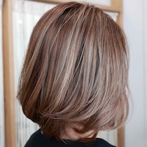 白髪染め疲れた、、→ ならコレーーッ！【40・50代】に激推ししたい♡「ハイライトボブ」
