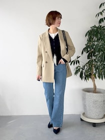 春は『ベージュアウター』が正解かも！【40・50代】サマ見え狙える「大人ジーンズコーデ」