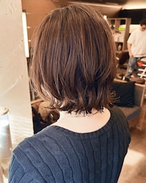 上品すぎず、ラフすぎなくてイイ！【40・50代】が即真似したい♡「くびれヘア」