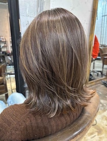 ただの白髪染め → 楽しゃれヘアへ！！【40・50代】上品に白髪ぼかす♡「細ハイライト」